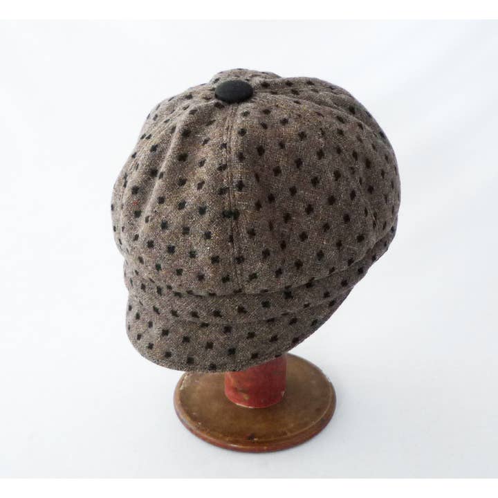Newsboy Style - Bruine zwarte stippenwolmix voor wholesale door Rocks and Salt