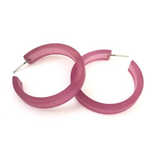 Klassische Hoops aus Lucite in Amethyst-Violett für den Großhandel von Leetie Lovendale