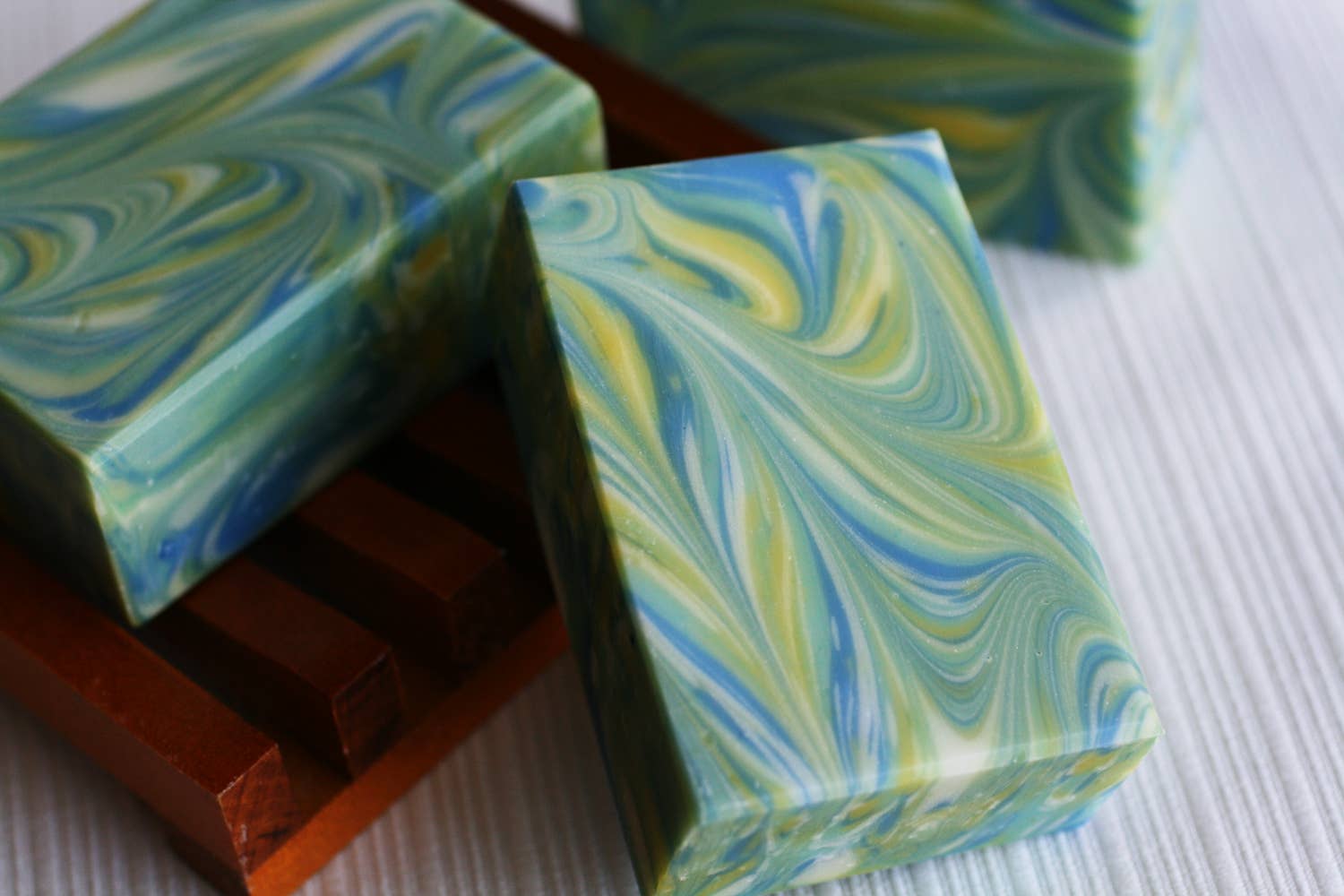 One Leaf Soap - Wholesale Bar Soap - Organic Green Field Handmade Soap (Satin Grass) 5.5oz0