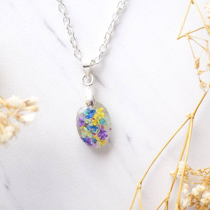Ann + Joy - Wholesale Pendant/Charm Necklace - Oval in Mint, Yellow & Purple Real Dried Flowers in Resin Necklace