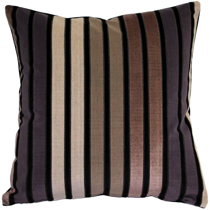 Coussin en velours texturé à rayures améthystes de 20 x 20 po pour la vente par Pillow Decor