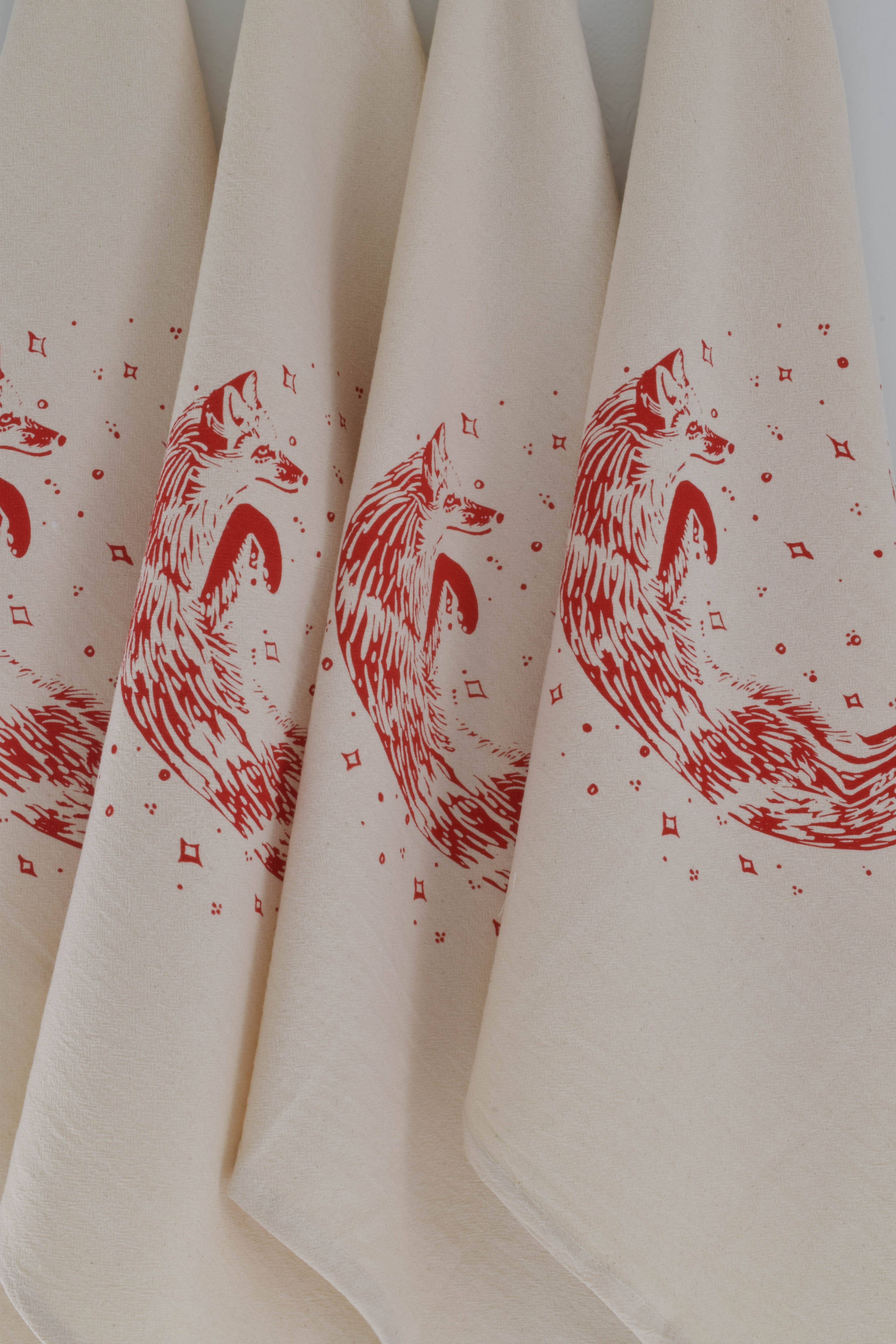 Hearth and Harrow - Wholesale Dinner & Cloth Napkin - Set of 4 Organic Cotton Napkins - Fox in Red - Foxes Print2
