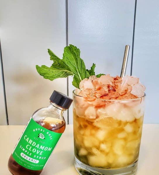 Royal Rose Syrups – wholesale Cocktailmix/-sockerlag – Kardemumma kryddnejlika organiska enkel sirap 2oz4