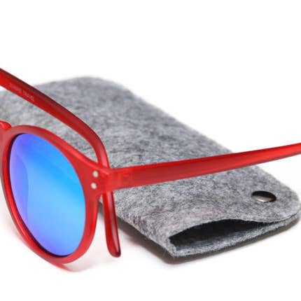 Voyage Shades | Frosted Red for wholesale by Sondre Travel