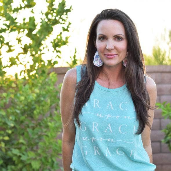 Grace Upon Grace på Grace Mint för wholesale av A Quiver Full