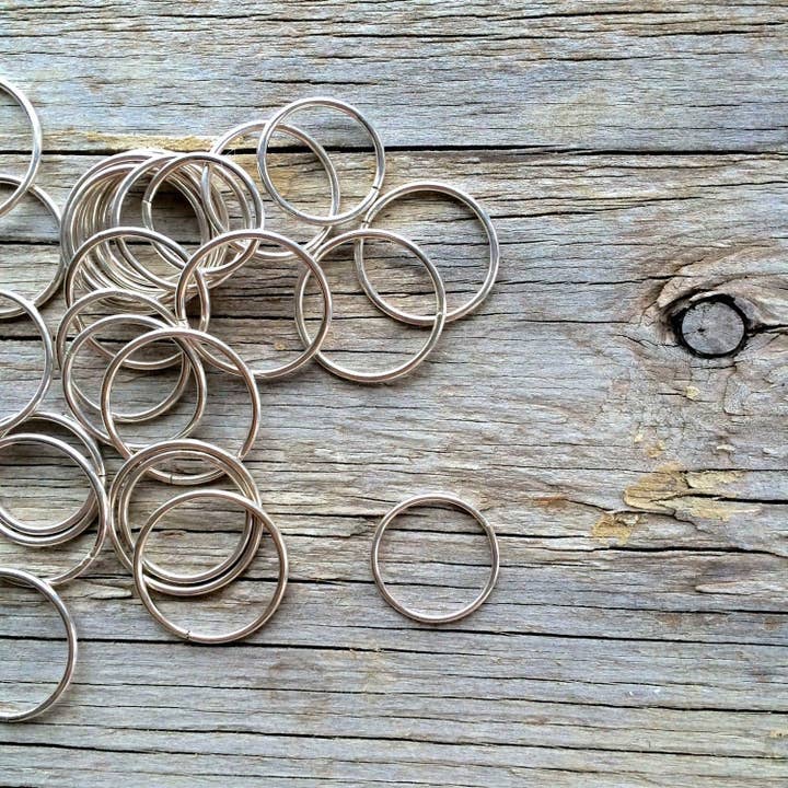 Minuscules anneaux mi-doigt pour la vente par HAWKHOUSE