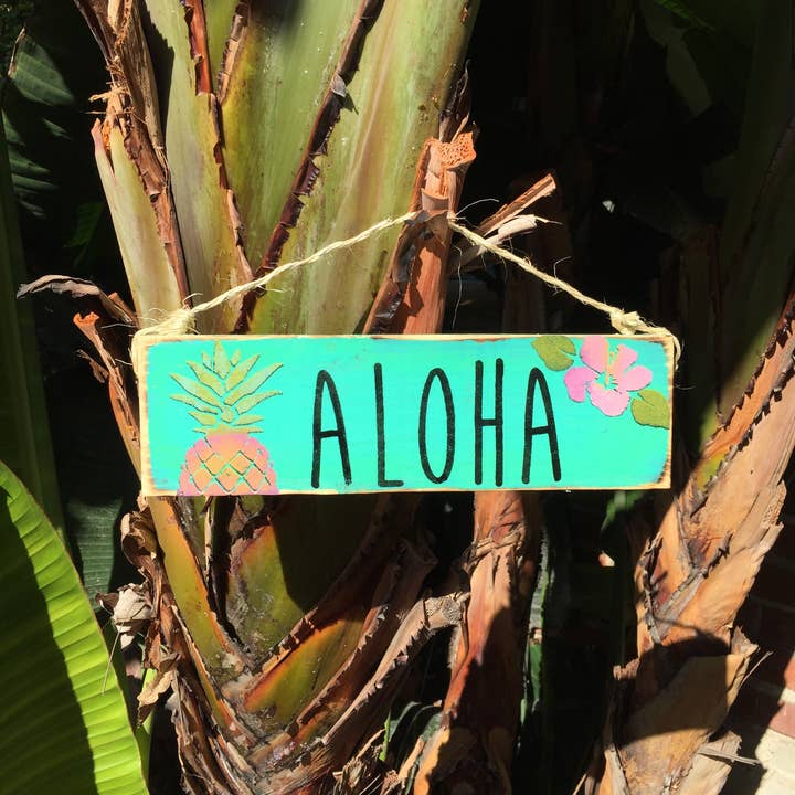 Aloha Pineapple Sign for wholesale by Mahalo Market