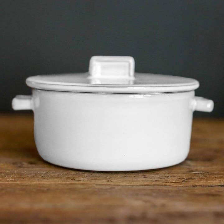 Pacifica Petit Crock pour la vente par Gather & Serve