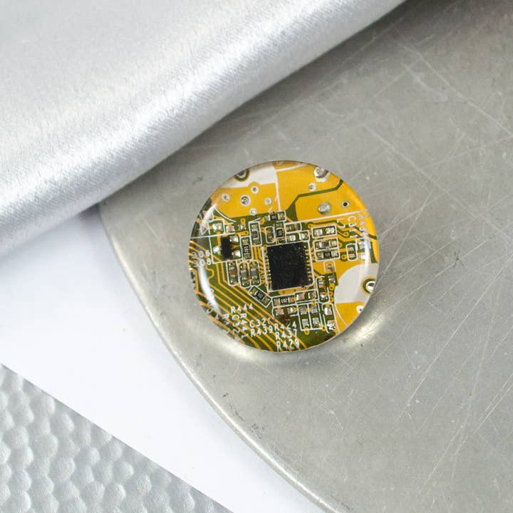 Circuit Breaker Labs - Wholesale Lapel Pin/Button - Circuit Board Pin3