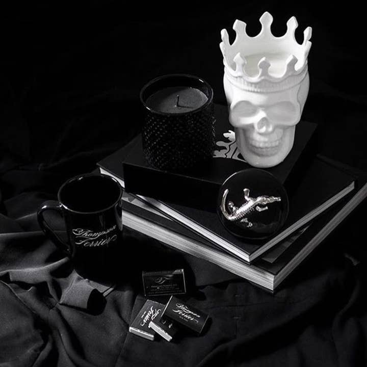 Thompson Ferrier - Wholesale Jar/filled candle - White Skull Perfumed Candle - Aromatic Rose1