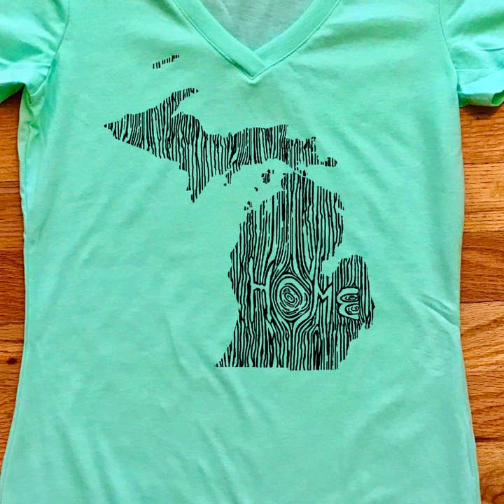 XL - Camiseta Michigan Ingrained State con cuello en V para mujer para venta al por mayor de Ingrained Apparel