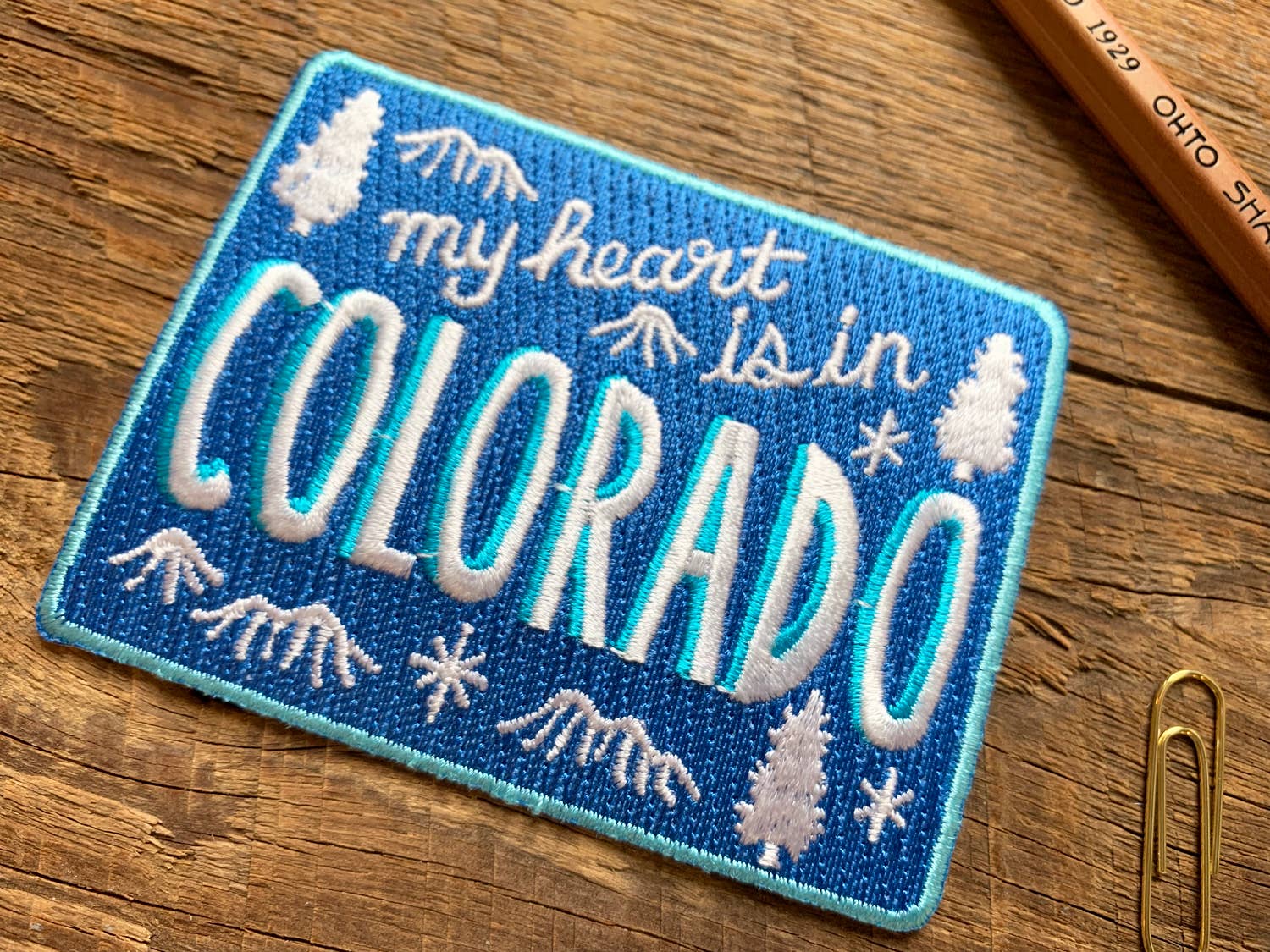 Noteworthy Paper & Press - Venta al por mayor Parches - Parche Colorado2