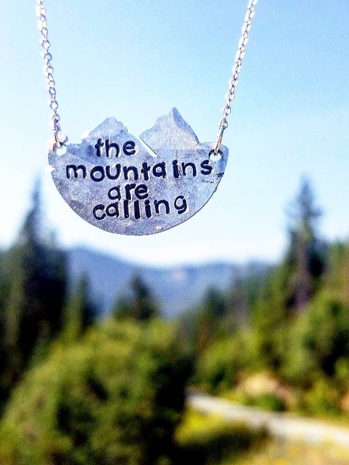 Collier Vue sur la Montagne pour la vente par Unique Twist Jewelry