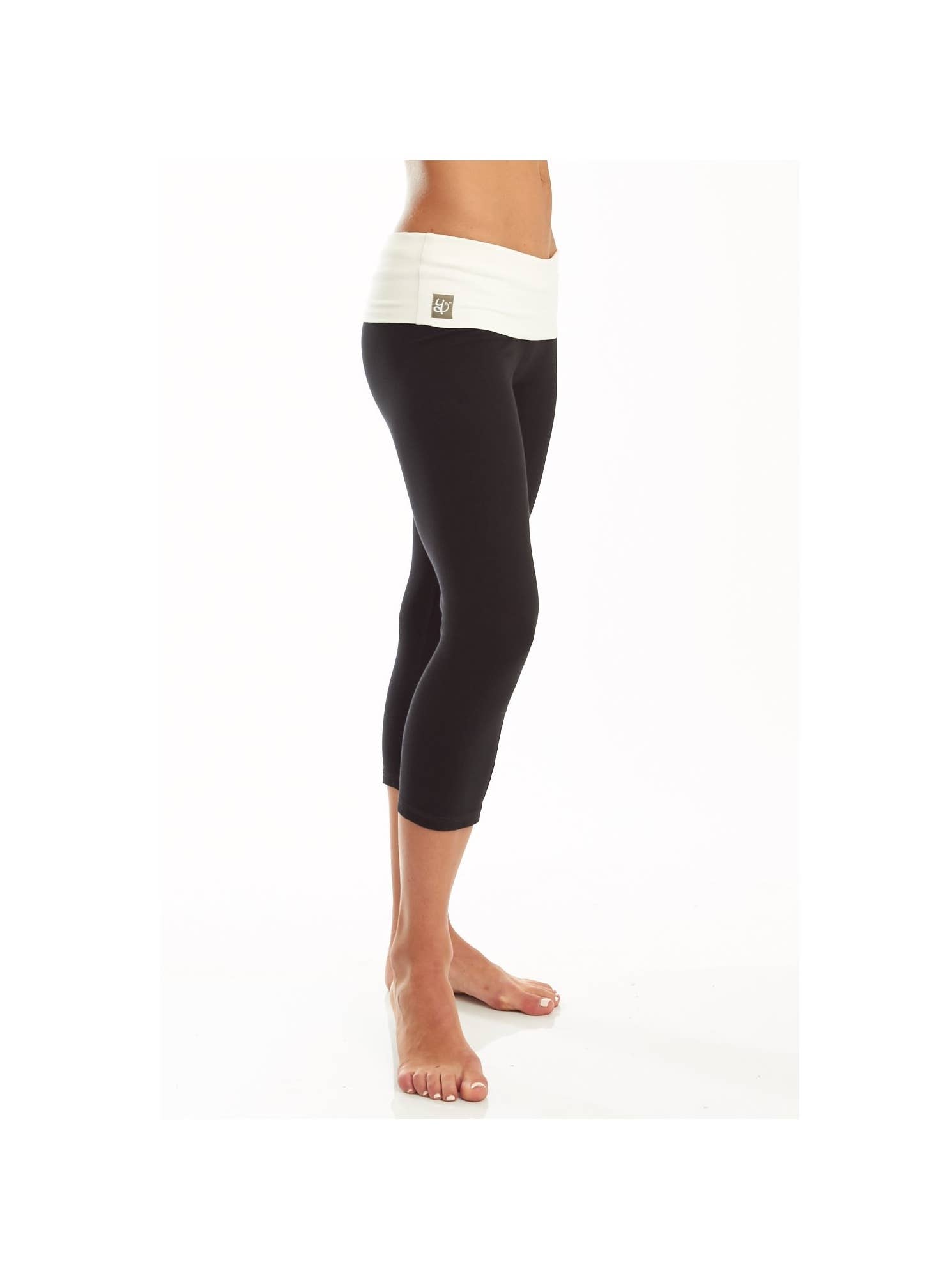 Satya Yoga Wear - Wholesale Athletic/Lounge Leggings - Women's - Black/Cream 'Nava' Capri Yoga Pant2