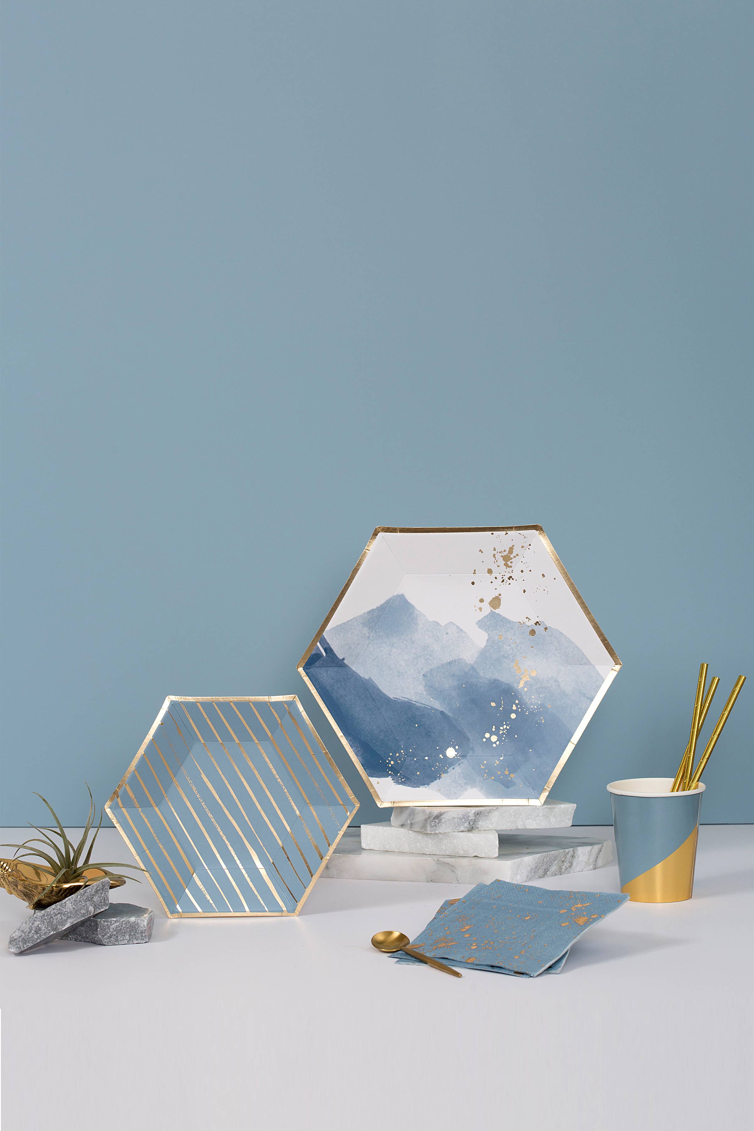 Harlow & Grey – Engroshandel Engangsserviet – Malibu - Blå akvarel cocktailpapirservietter2