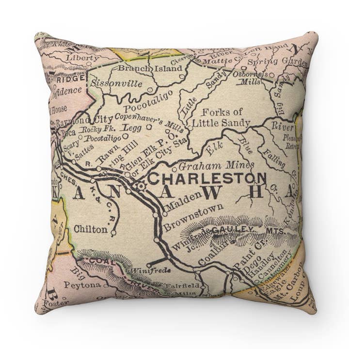 Coussin décoratif carte de Charleston Virginie-Occidentale pour la vente par Daisy Mae Designs