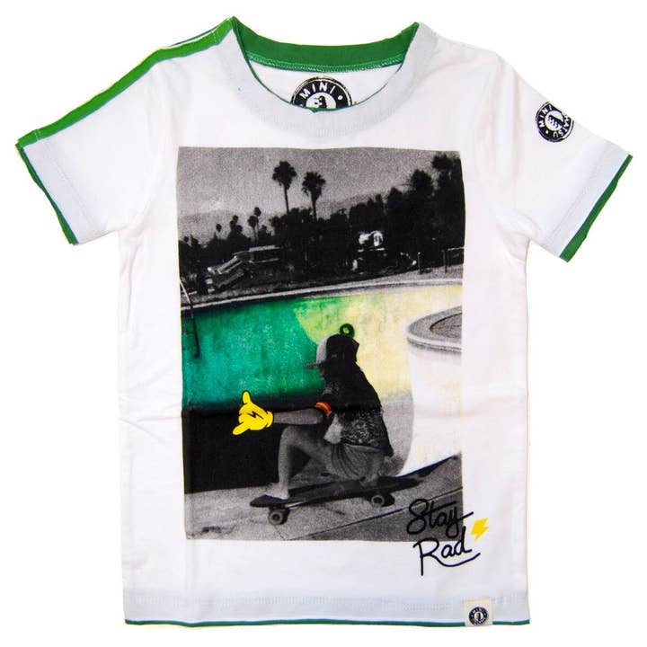 T-shirt de skater Stay Rad pour la vente par Mini Shatsu
