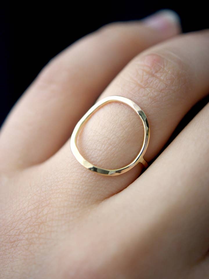 Anneau Cercle, Or Rempli 14K pour la vente par Hannah Naomi