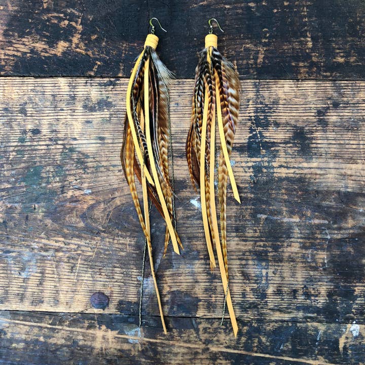ASTALI - Venta al por mayor Pendientes de borla - Pendientes de plumas piratas, estilo bohemio western, estilo cree y dorado