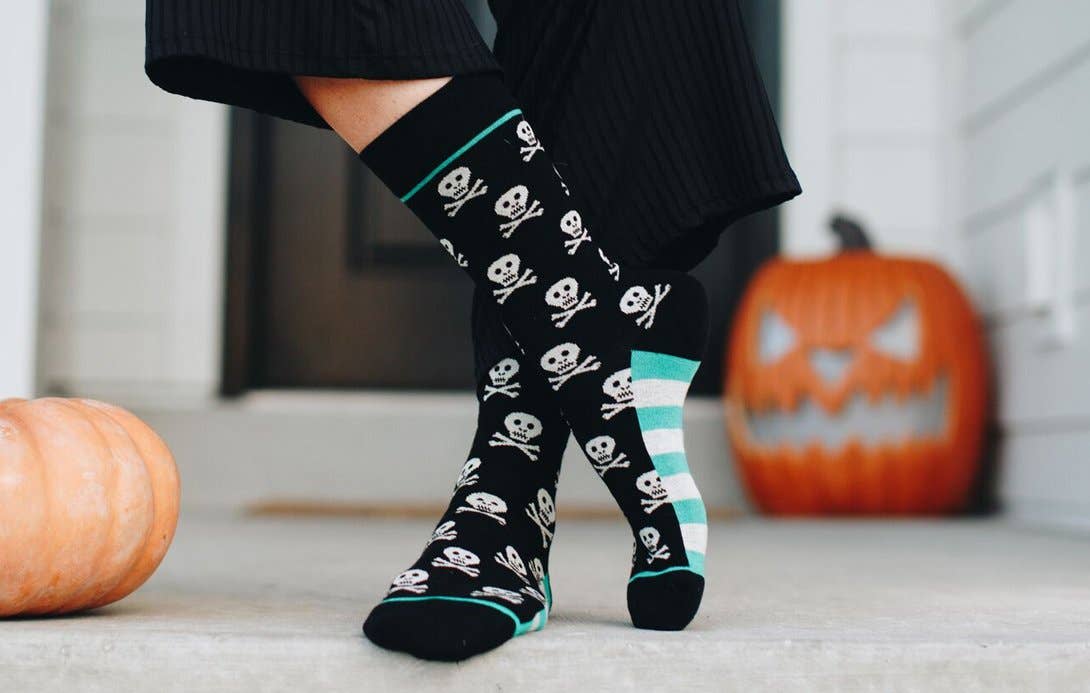 Woven Pear - Vente Chaussettes – femme - Chaussettes Crew, Skull and Crossbones2