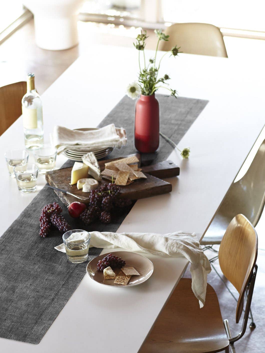modern-twist - Wholesale Table Runner - Table-Runner: Linen - Black4