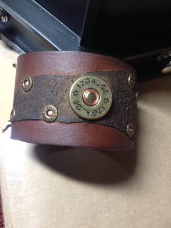 Jessie James læder manchet for engroshandel hos Fearless Memories Jewelry