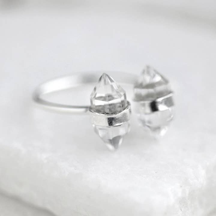 FELIX Z DESIGNS – wholesale Solitairering – Klar Crystal Dubbel Mini spetsiga kristall Ring2