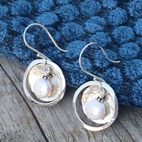 Boucles d'oreilles en argent sterling et perles Reflection pour la vente par Simply Sterling Designs