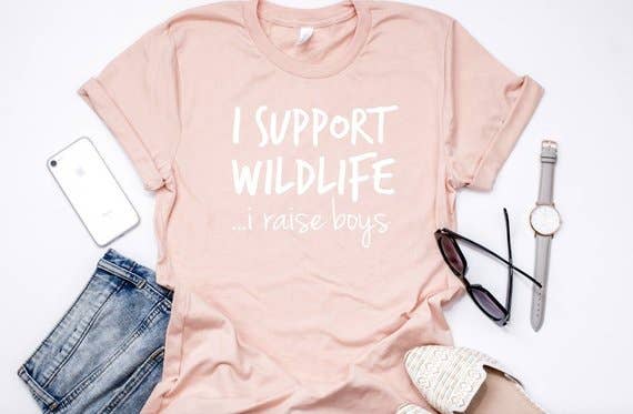 The Little Poppy Shop – Großhandel T-Shirt mit Siebdruck – Damen – Unterstützen Sie Wildlife, Raise Boys Shirt1