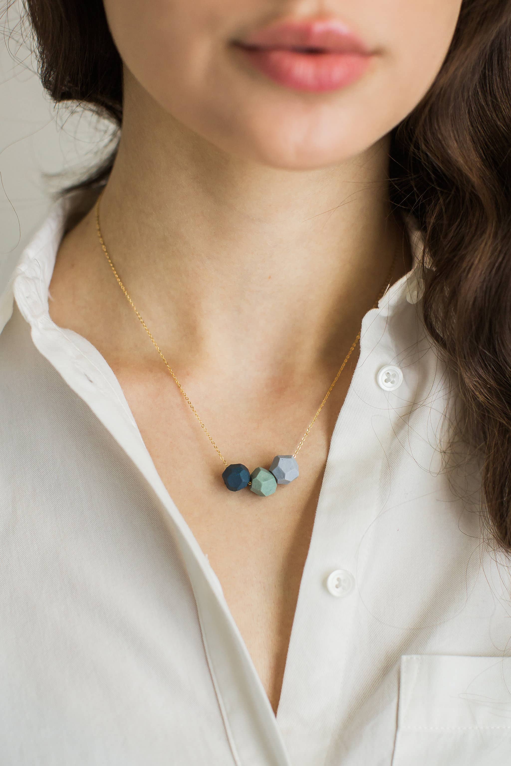 Jenna Vanden Brink Ceramics – wholesale Hänge-/berlockhalsband – Facetterade kluster halsband (cool färg sätt)4