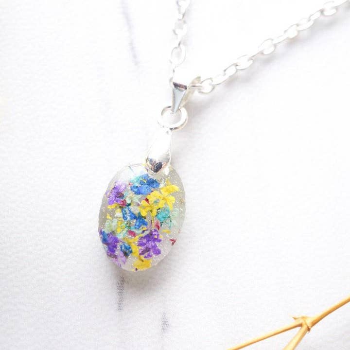 Ann + Joy - Wholesale Pendant/Charm Necklace - Oval in Mint, Yellow & Purple Real Dried Flowers in Resin Necklace1