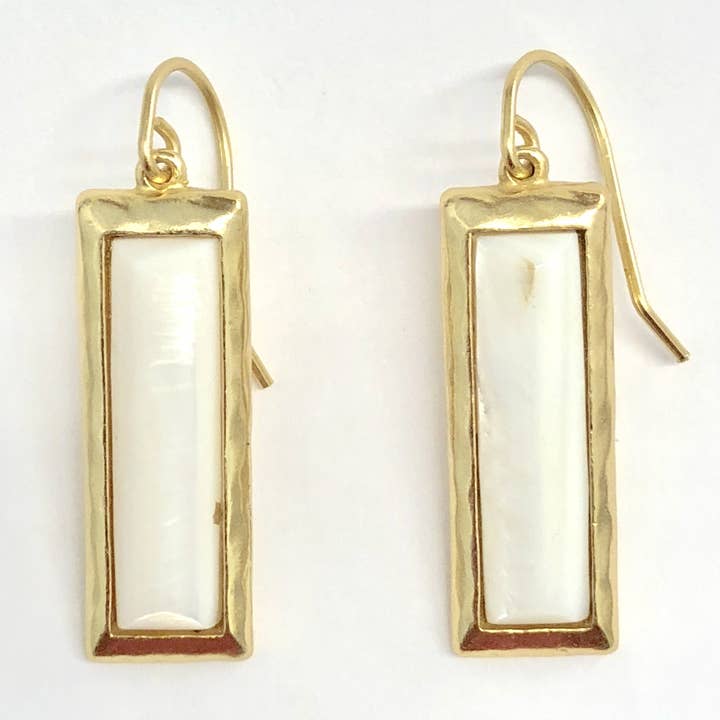 Boucle d'oreille oblongue pour la vente par Stephanie Kantis