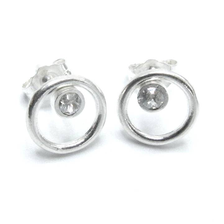 Sterling Circle Studs com Swarovski por atacado de Jessica Elliot Jewelry