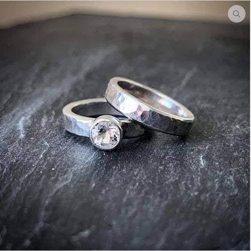 Dame todelte sæt for engroshandel hos Raegan Hough Metalsmith