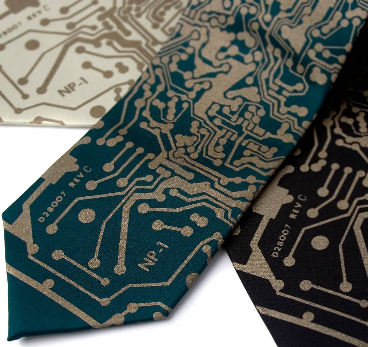 Cyberoptix Tie Lab – wholesale Necktie – Men’s – Circuit Board Print Necktie: Short Circuit Tie0