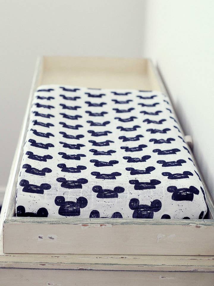 Funda orgánica cambiador - Ratón moderno para venta al por mayor de Modern Burlap