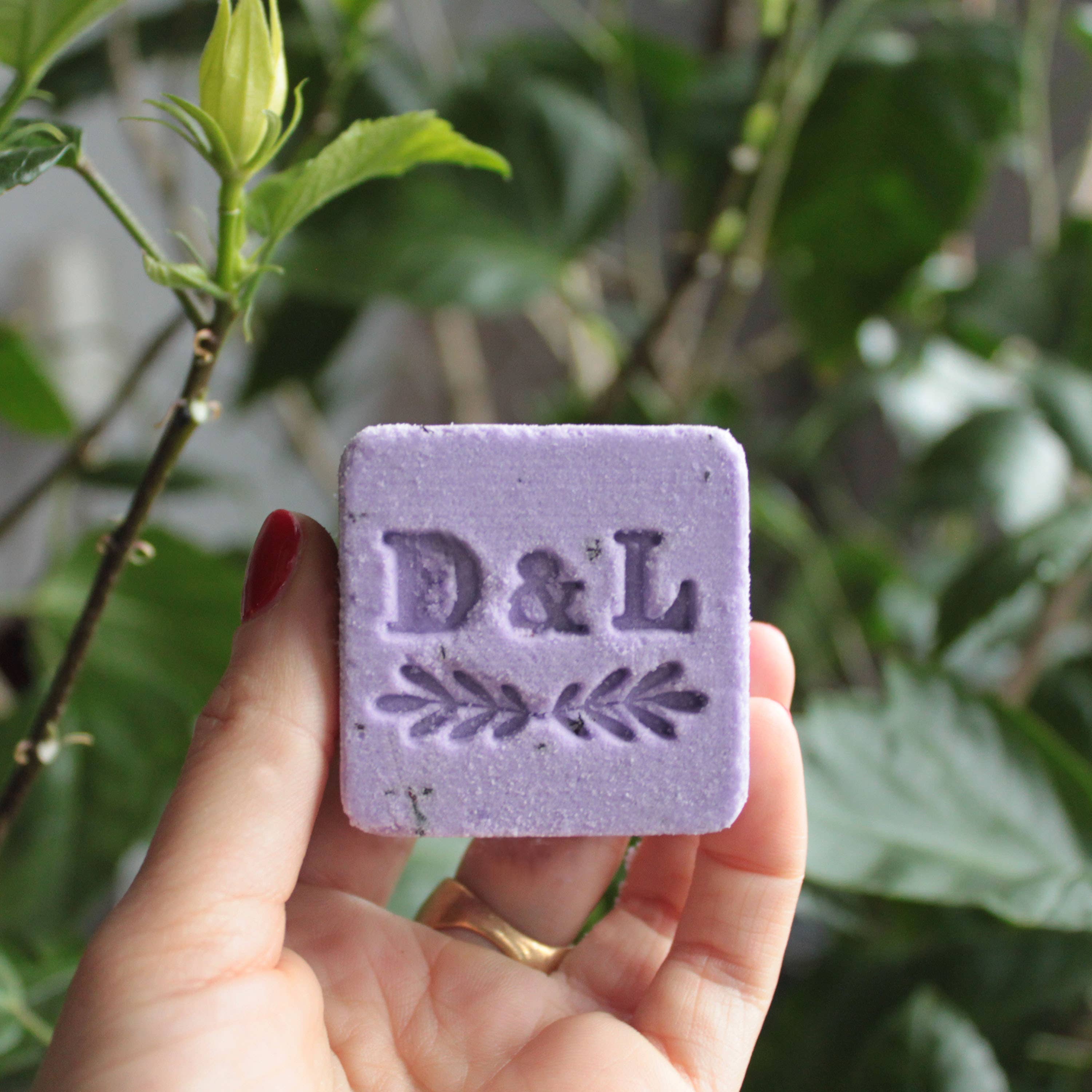 Dot & Lil - Wholesale Bath Bomb/Fizz - Lavender & Hibiscus Sparkling Milk Bath Cube4