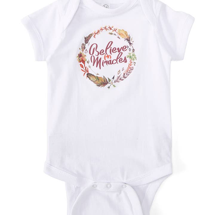 Body « Croire aux Miracles » pour la vente par The Talking Shirt