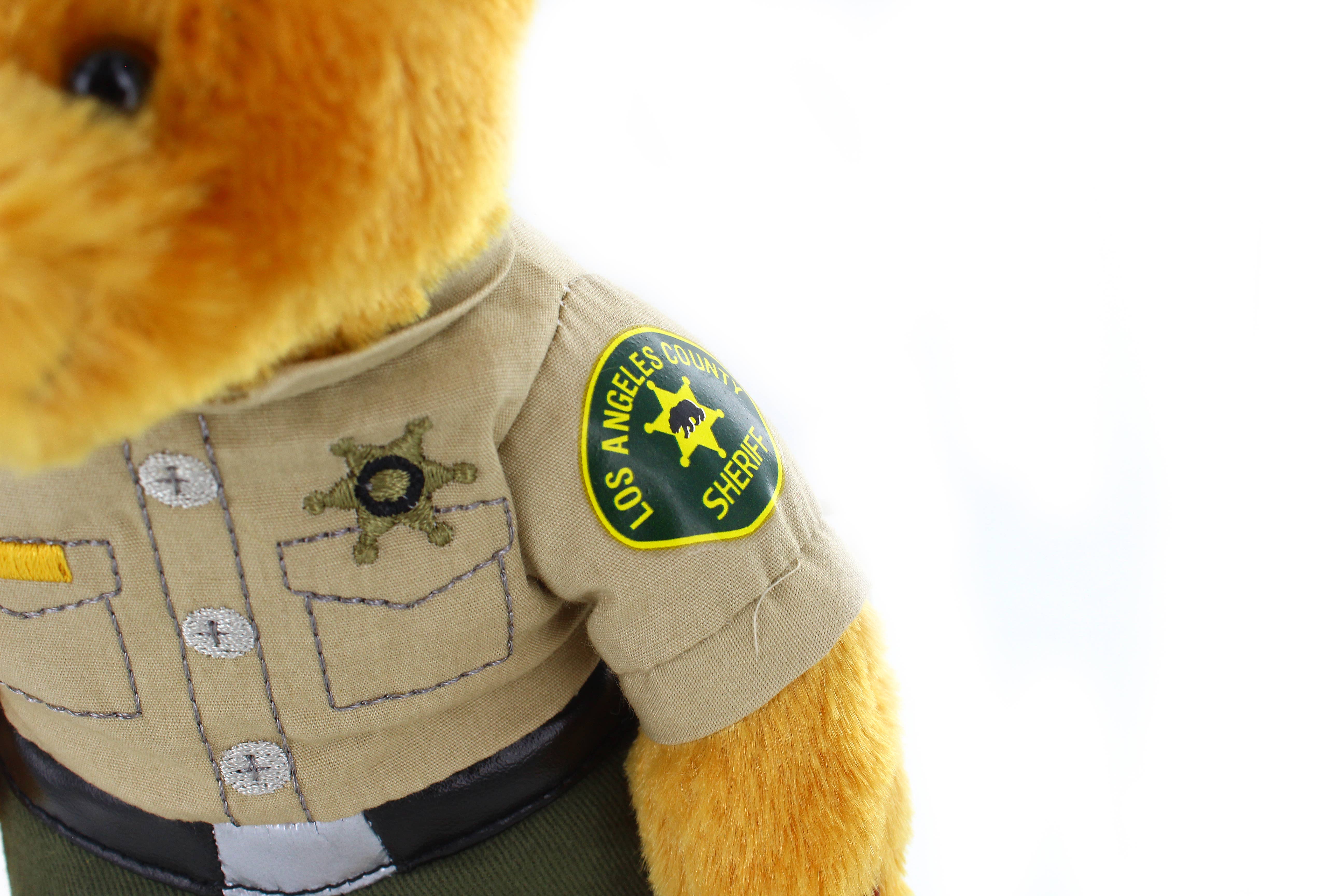 Plushland – Großhandel Kuschel-/Plüschtier – Kind & Baby – Sheriff-Bär von Los Angeles 6"2