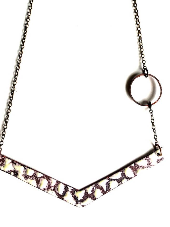 Collier réversible en émail crème et chartreuse pour la vente par Courtney Fischer Jewelry