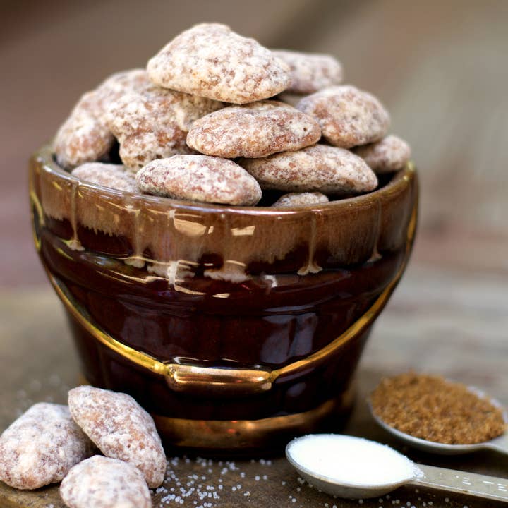 12 oz. Southern Praline Tin for wholesale by Rattlesnake Ranch Pecan Co.