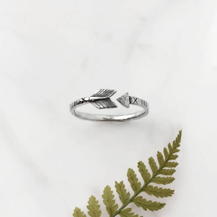 Ivy & Gold Handcraft – wholesale Band/Stackad Ring – Arrow Ring
