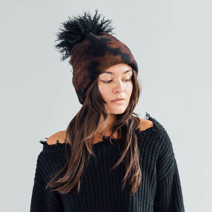 Aura Beanie Shibori // MORE COLOWAYS and other Purchase Wholesale prezzo arance. Free Returns & Net 60 Terms on Faire trending on Faire.