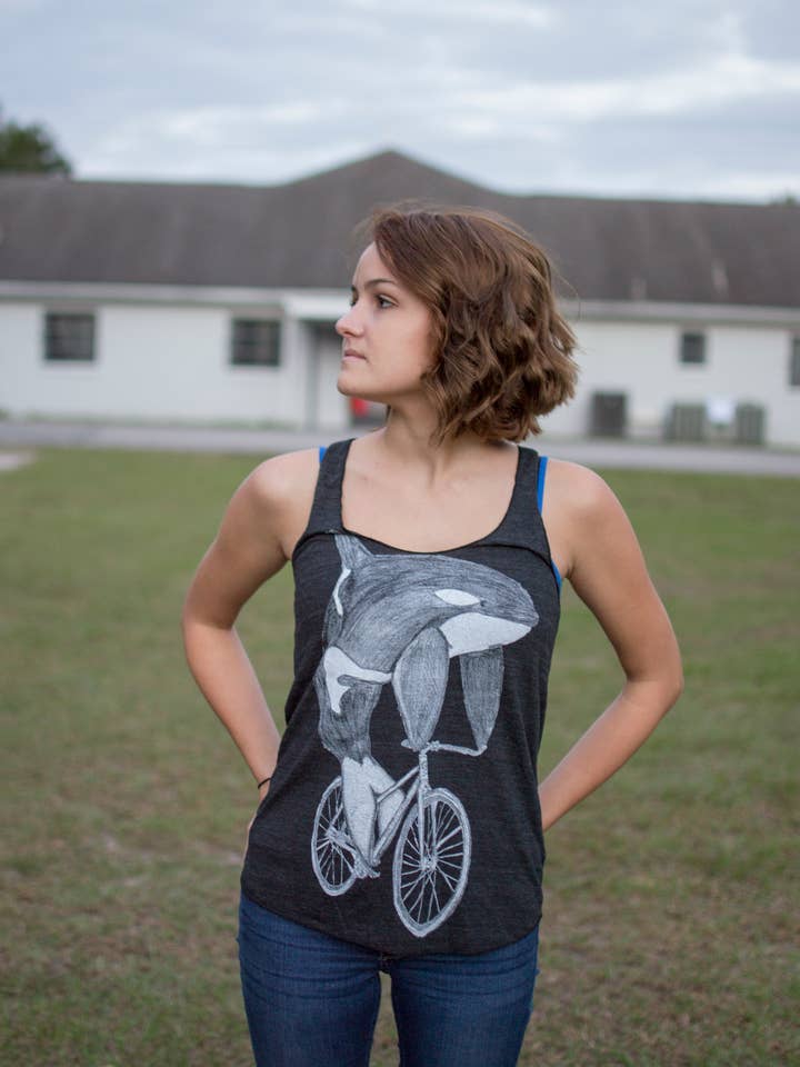 Orca On A Bicicletta Donna Racerback Canotta per la vendita all'ingrosso da parte di Dark Cycle Clothing