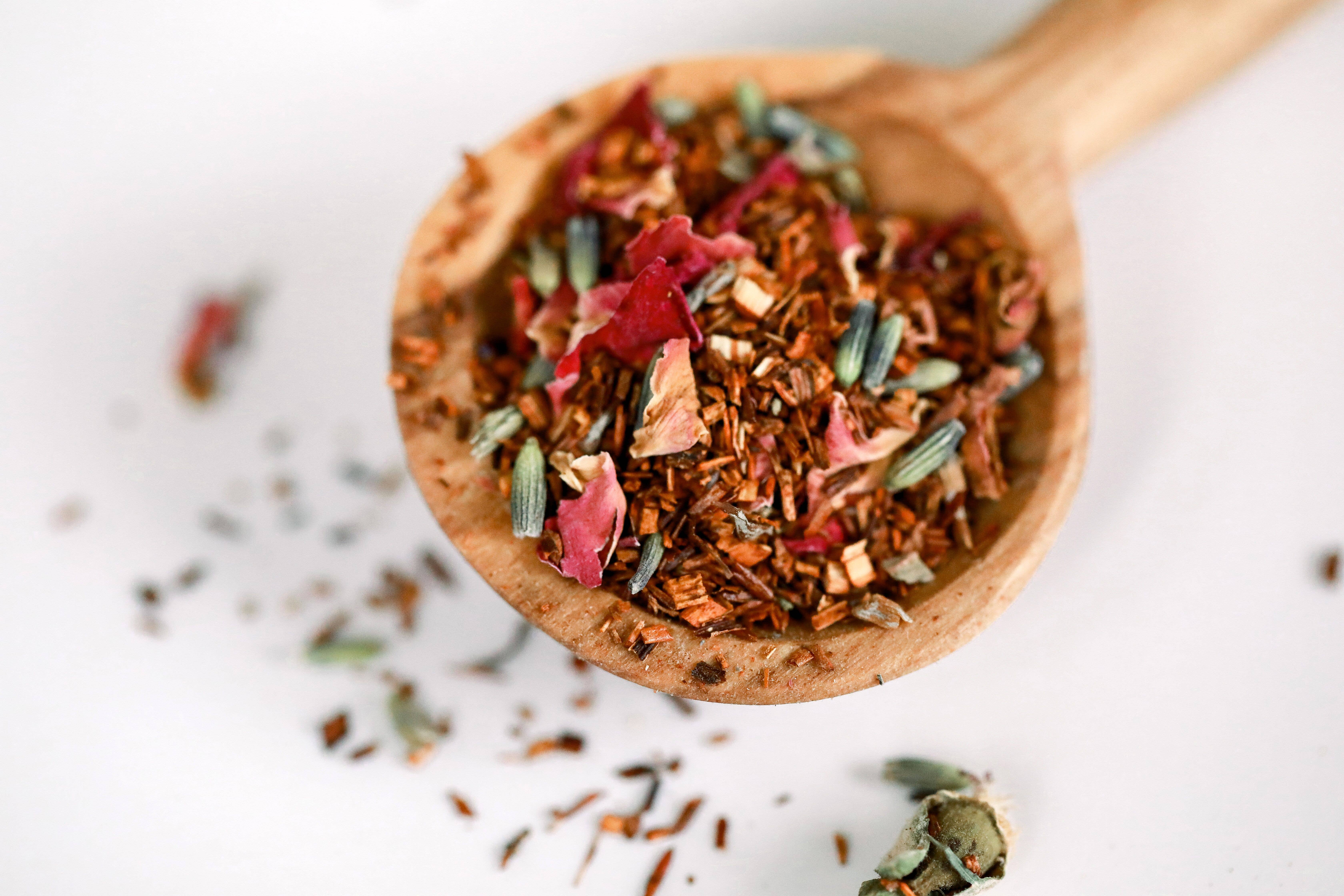Vida pour Tea – Engroshandel Løs te – Lavendel Rose Vanilla Rooibos Tea 1lb