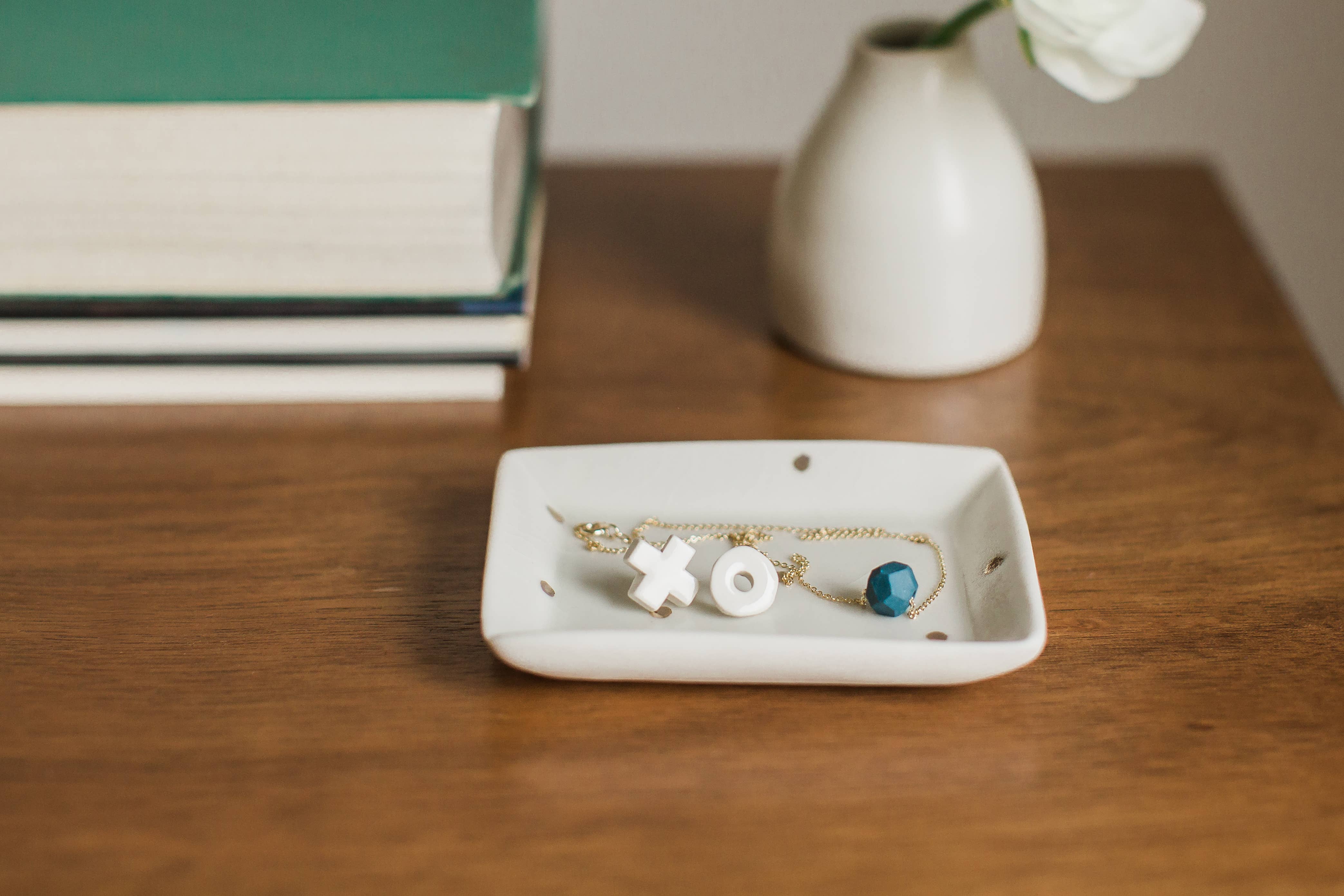 Jenna Vanden Brink Ceramics – wholesale Hänge-/berlockhalsband – Petite facetterade porslin halsband7