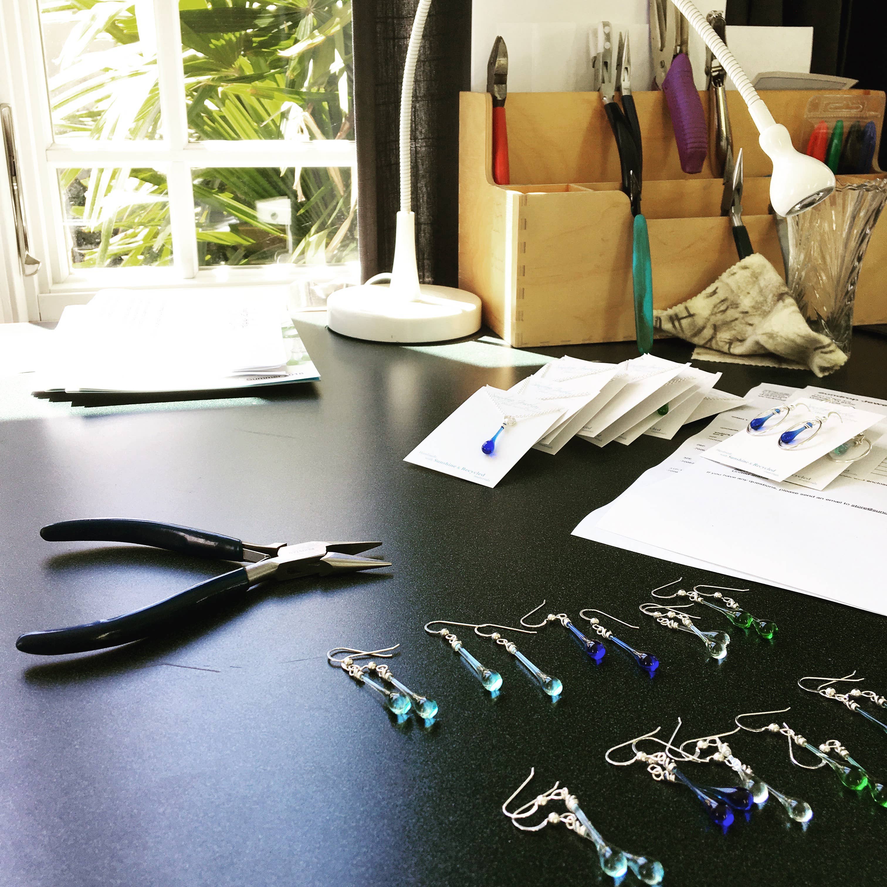 Sundrop Jewelry - Wholesale Pendant/Charm Necklace - Inner Spark Glass and Silver Pendant Necklace17