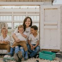 Modern Burlap - Vendita all'ingrosso Maglietta serigrafata - Donna - Made in USA | Adulto Crew | GARDEN MAMA2