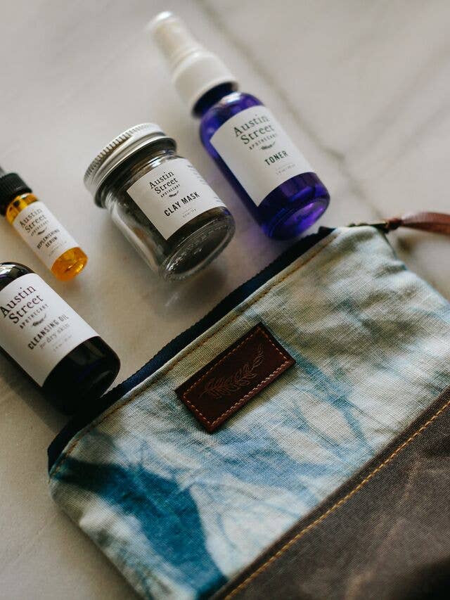 Essentials Kit visage et pochette RE pour la vente par Austin Street Skincare