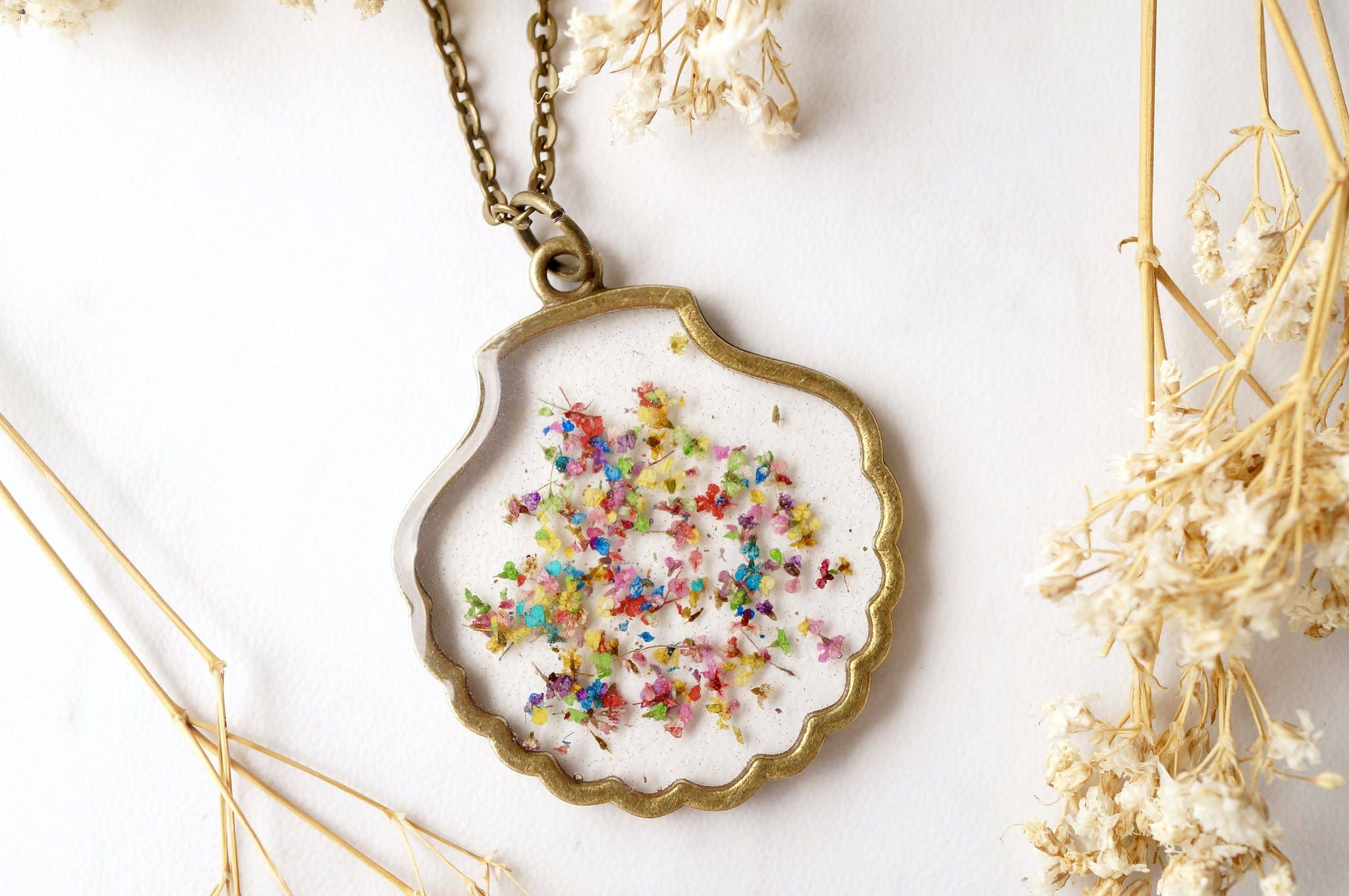 Ann + Joy - Wholesale Pendant/Charm Necklace - Seashell in Party Mix Real Dried Flowers in Resin Necklace2